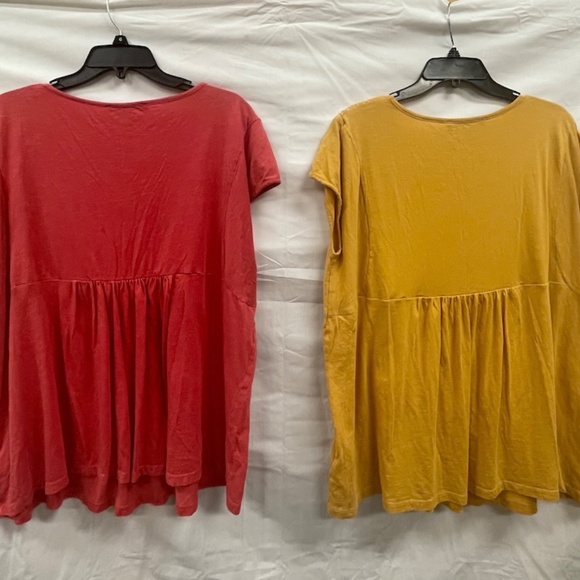 Two Soft Knit Embroidered Gloria Vanderbilt Made In India XXL Tops - Picture 6 of 6